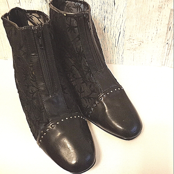 Boots - Picture 1 of 3